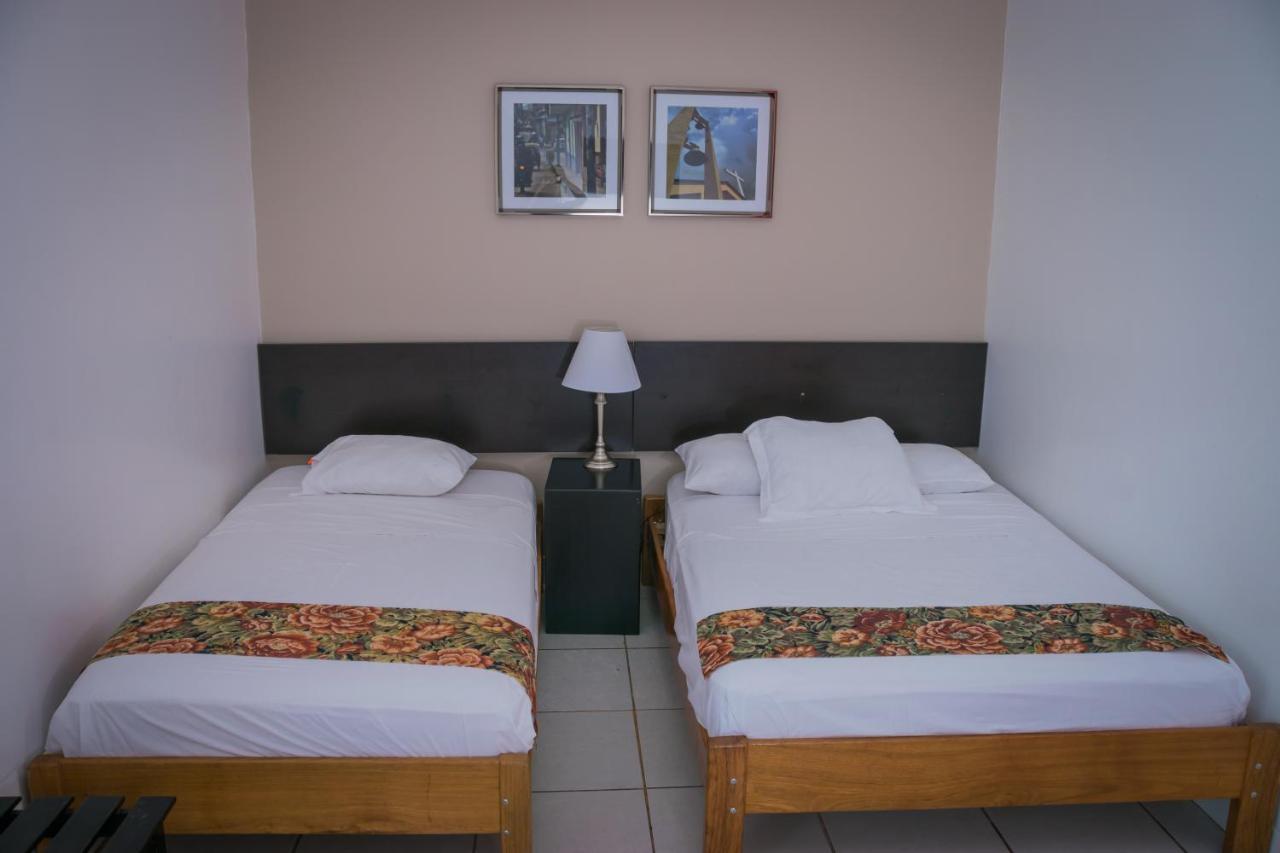 Hostal "Centrika" تارابوتو المظهر الخارجي الصورة